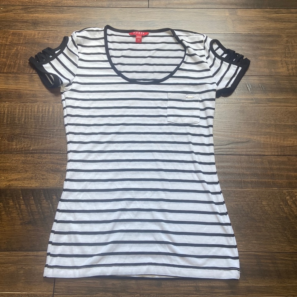 Black and white striped - GUESS - Los Angeles fitted top
